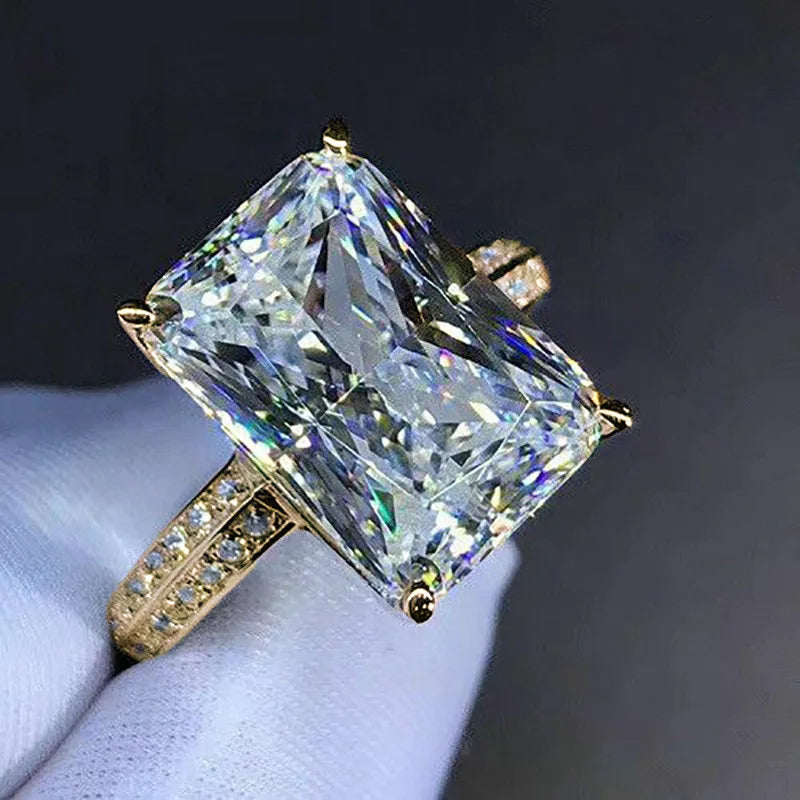 Exquisite Gold Color Inlaid with White Stone Round Fashion Rings Fashion Party Engagement Wedding Rings for Women Jewelry