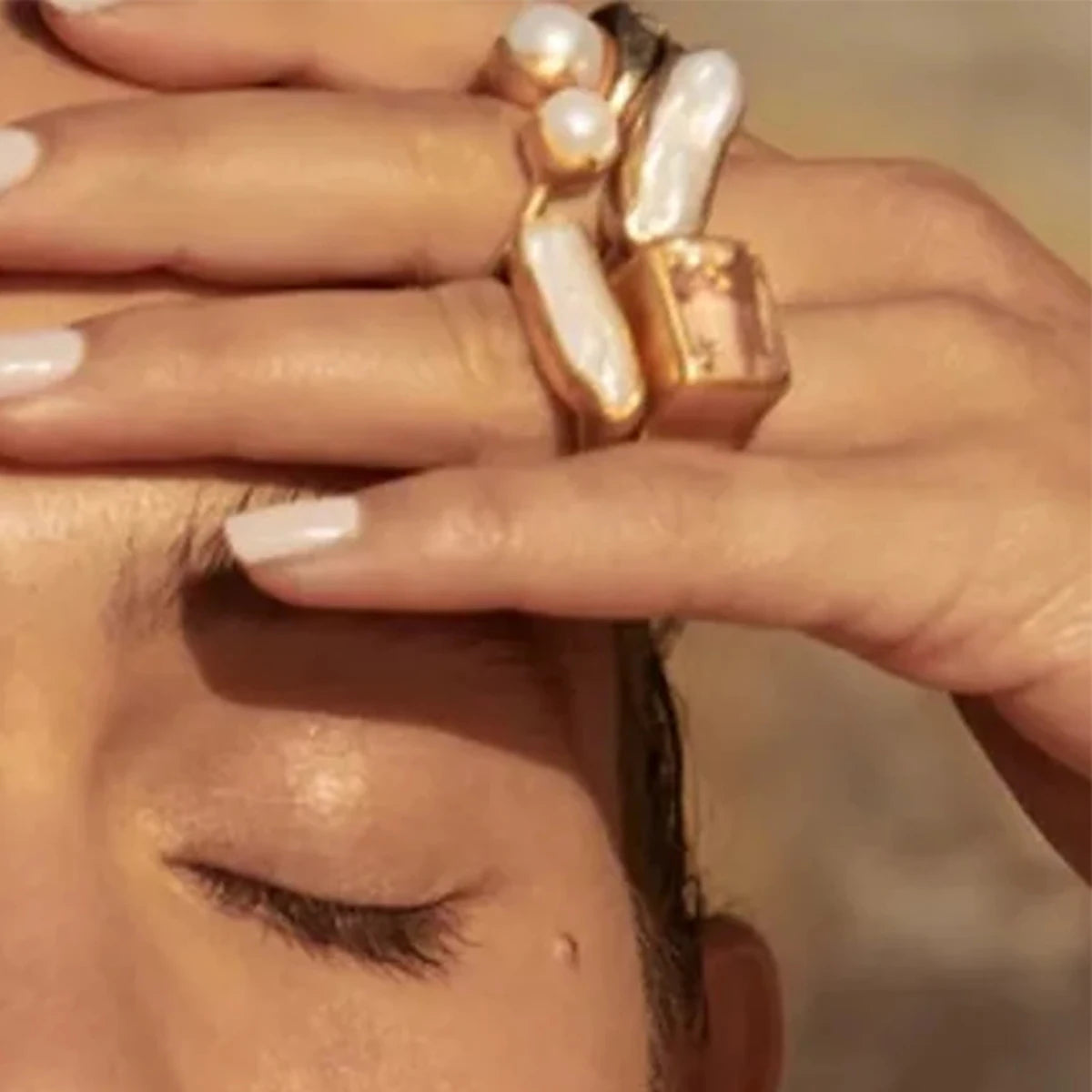 Uworld 18K Gold Color Plated Stainless Steel Flower Pearl Ring Irregular Opposite Sex Pearls Stackable Ring Women's Jewelry Part