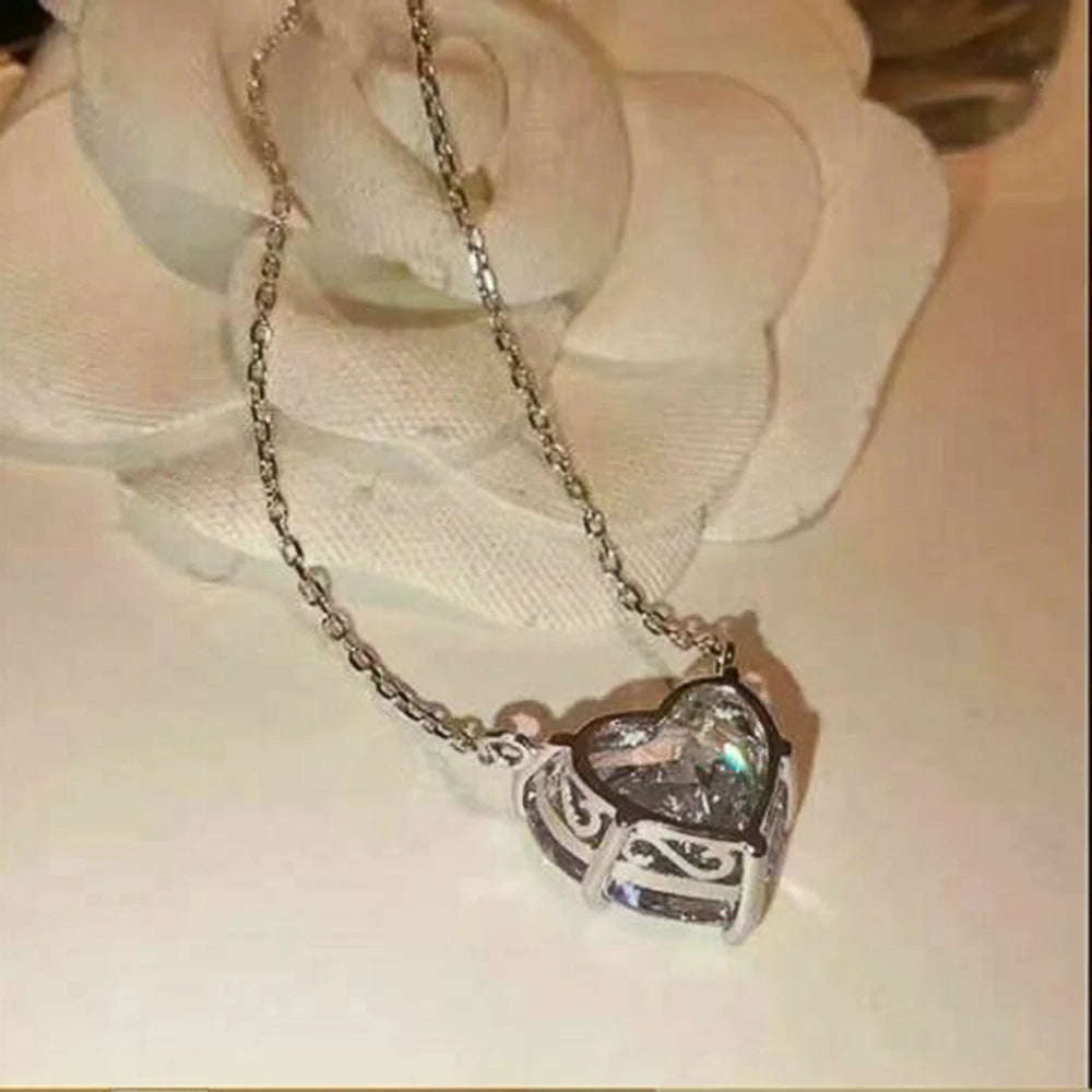 Huitan Luxury Big Heart CZ Women Pendant Necklaces Simple Versatile Female Party Gift Daily Wear Statement Jewelry Drop Shipping