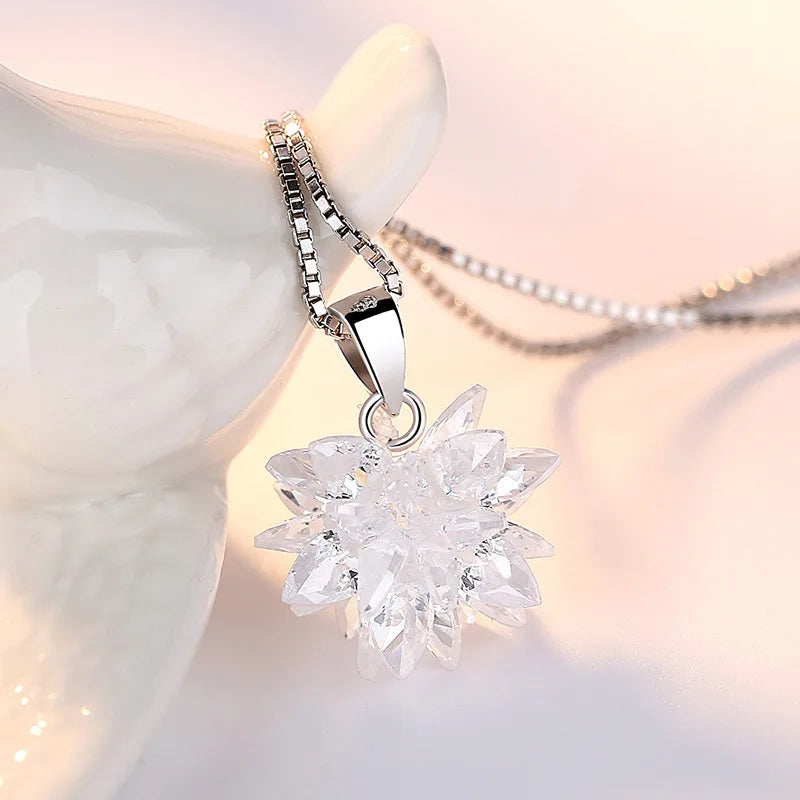 Fashion Shiny Crystal Ice Flower Platinum Plated Ladies Pendant Necklace Female Box Chain Jewelry Women Christmas Gift