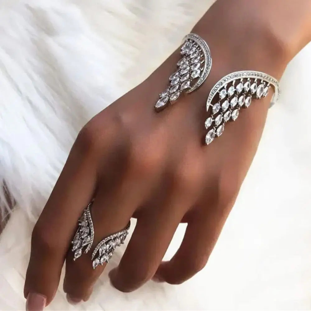 Fashion Bridal Open Bangle Bracelet Angel Wings Design for Women Accessories Zircon Drop Crystal Bracelet Wedding Jewelry