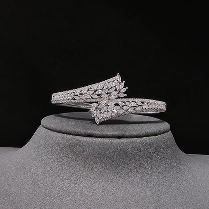 Leaf Shaped Zircon Inlaid High-end Fashionable Open Bracelet Simple And Elegant Suitable For Daily Use