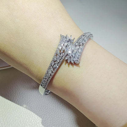 Leaf Shaped Zircon Inlaid High-end Fashionable Open Bracelet Simple And Elegant Suitable For Daily Use