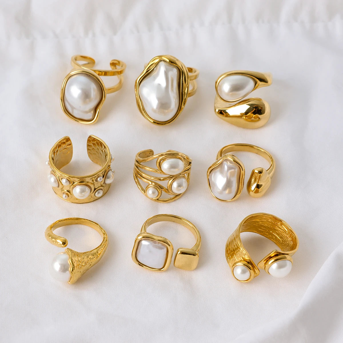 Zora Women's Fashion Elegant Pearl Open Ring 18K Gold-plated Stainless Steel Ring Jewelry for Party Vacation