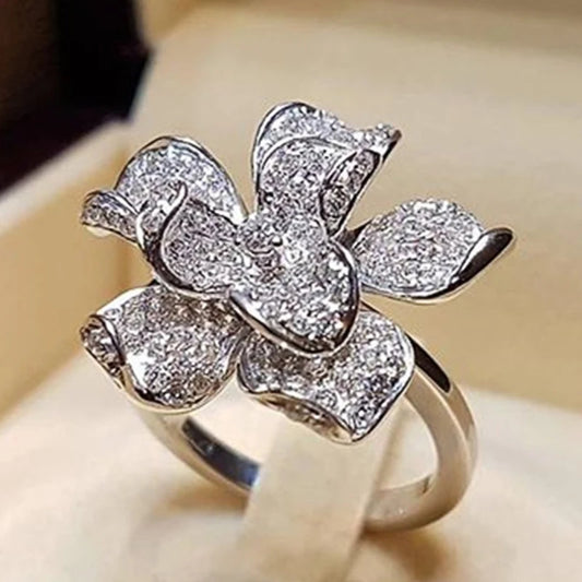 Huitan Women Flower Shaped Cubic Zirconia Rings Silver Color New Trendy Jewelry Exquisite Gift Temperament Female Accessories
