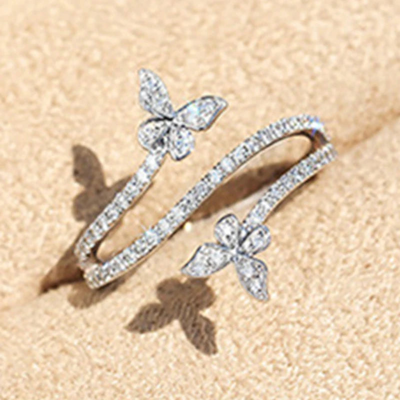 Huitan Exquisite Butterfly Rings for Women Luxury Inlaid Bling Bling Cubic Zirconia Temperament Female Accessory Fashion Jewelry