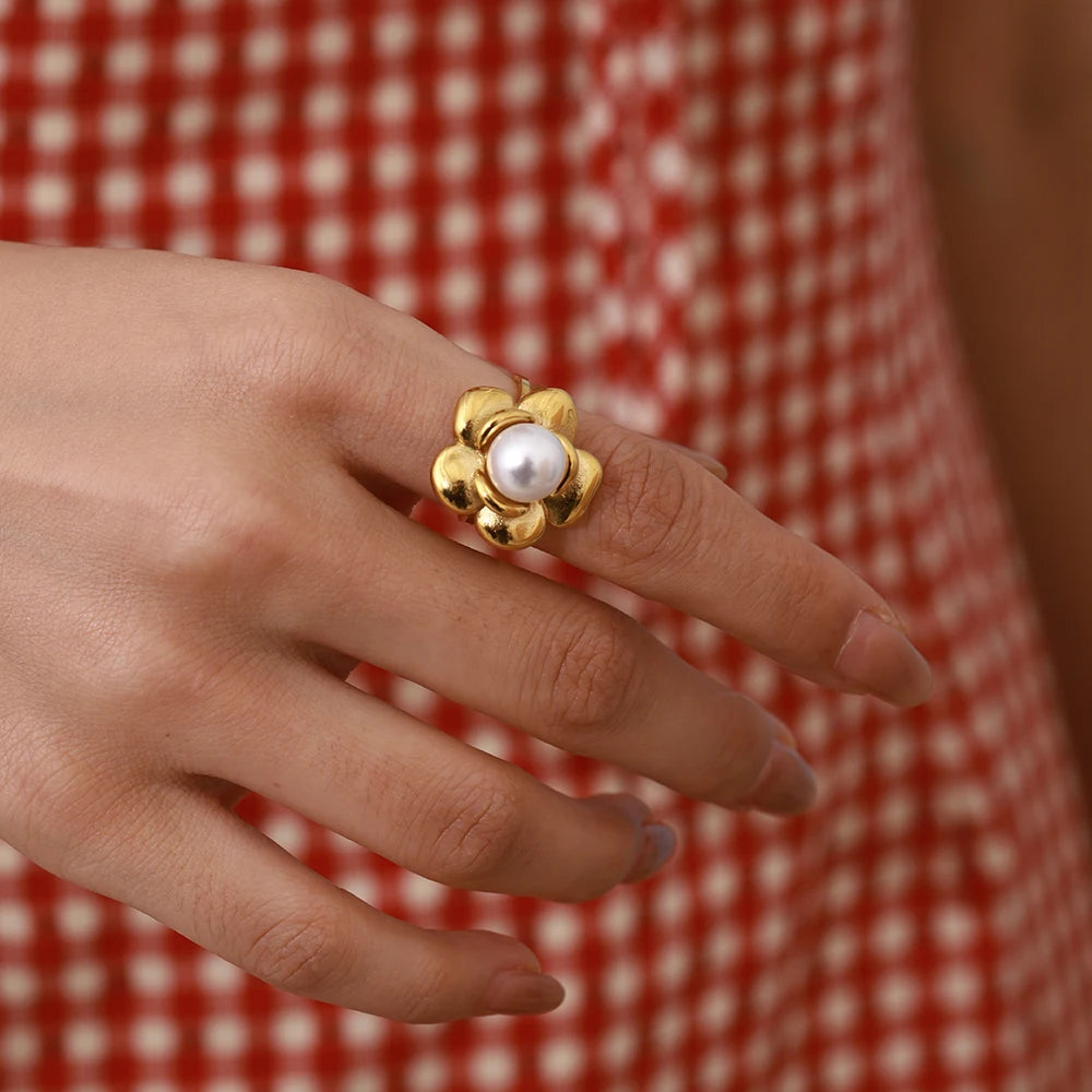 Uworld 18K Gold Color Plated Stainless Steel Flower Pearl Ring Irregular Opposite Sex Pearls Stackable Ring Women's Jewelry Part