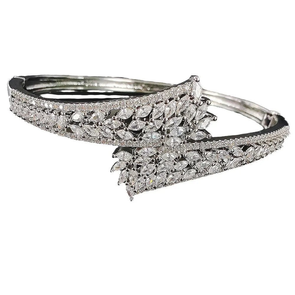 Leaf Shaped Zircon Inlaid High-end Fashionable Open Bracelet Simple And Elegant Suitable For Daily Use